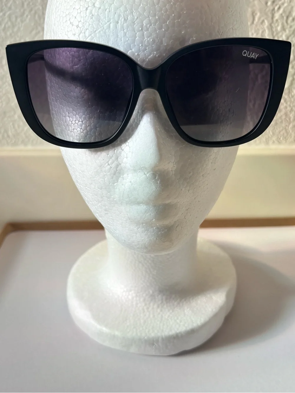 Quay Ever After 125 Cat Eye Sunglasses Black Plastic Frame Gray Polarized UV400